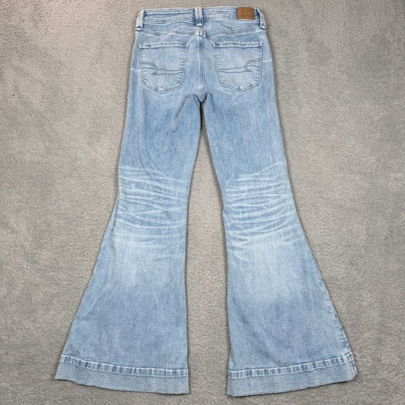 American Eagle Festival Flare Jeans Light Wash Next Level Stretch Size 6 Regular - Picture 2 of 12